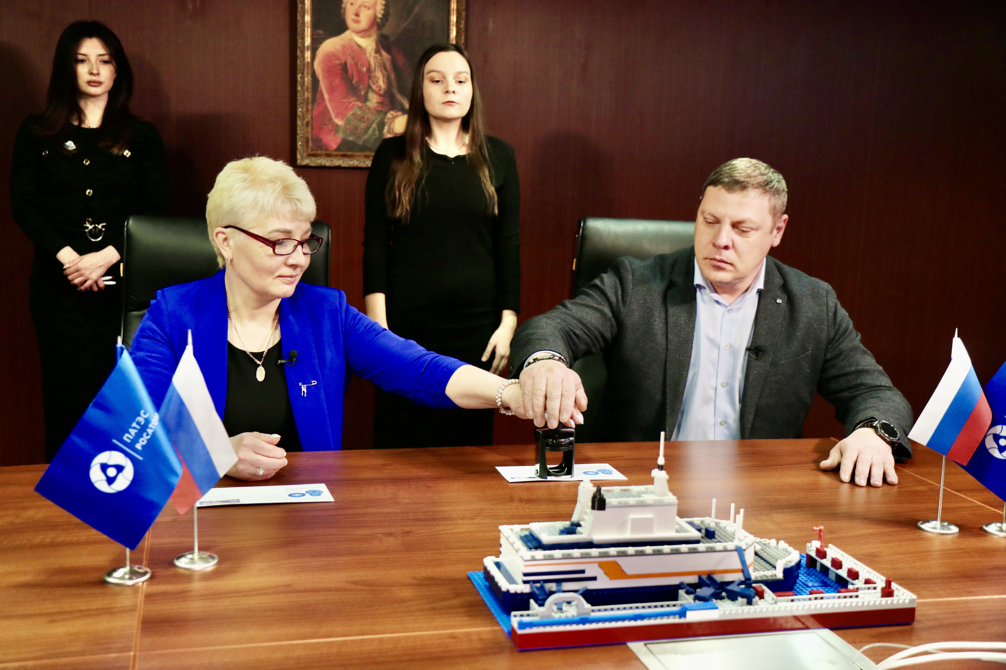 В День энергетика в Певеке (Чукотский АО) провели церемонию гашения почтовых марок с изображением энергоблока «Академик Ломоносов»