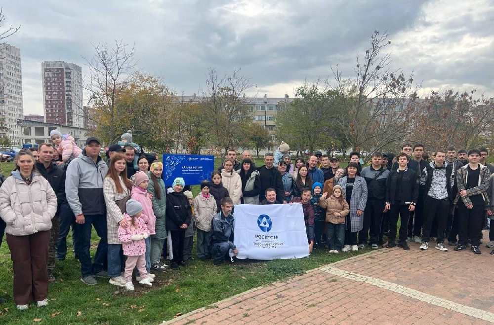 Сотрудники компании «Росатом Возобновляемая энергия» высадили 80 деревьев в честь юбилея атомной промышленности